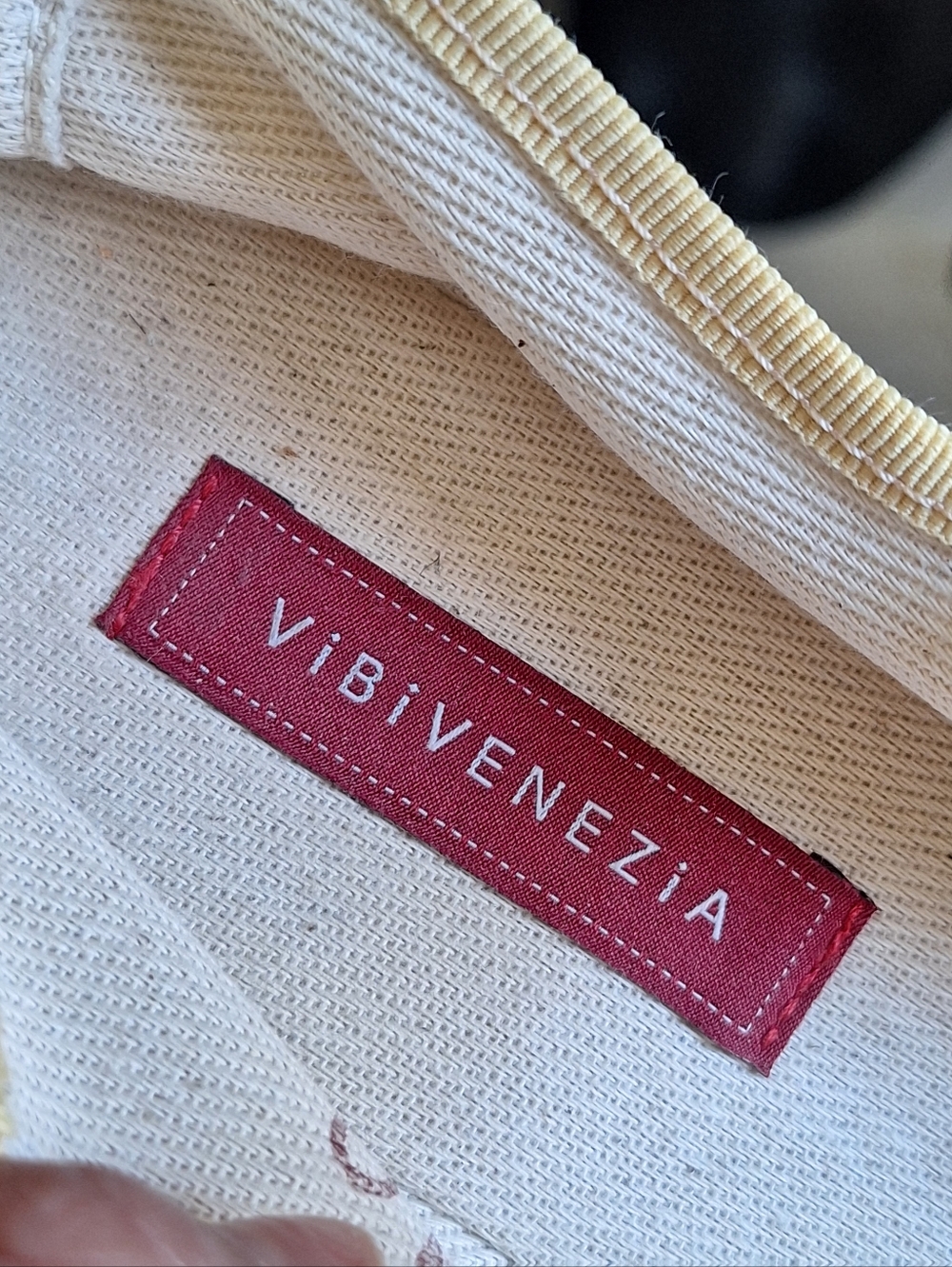 Vibi Venezia Tan shoes Sz 10